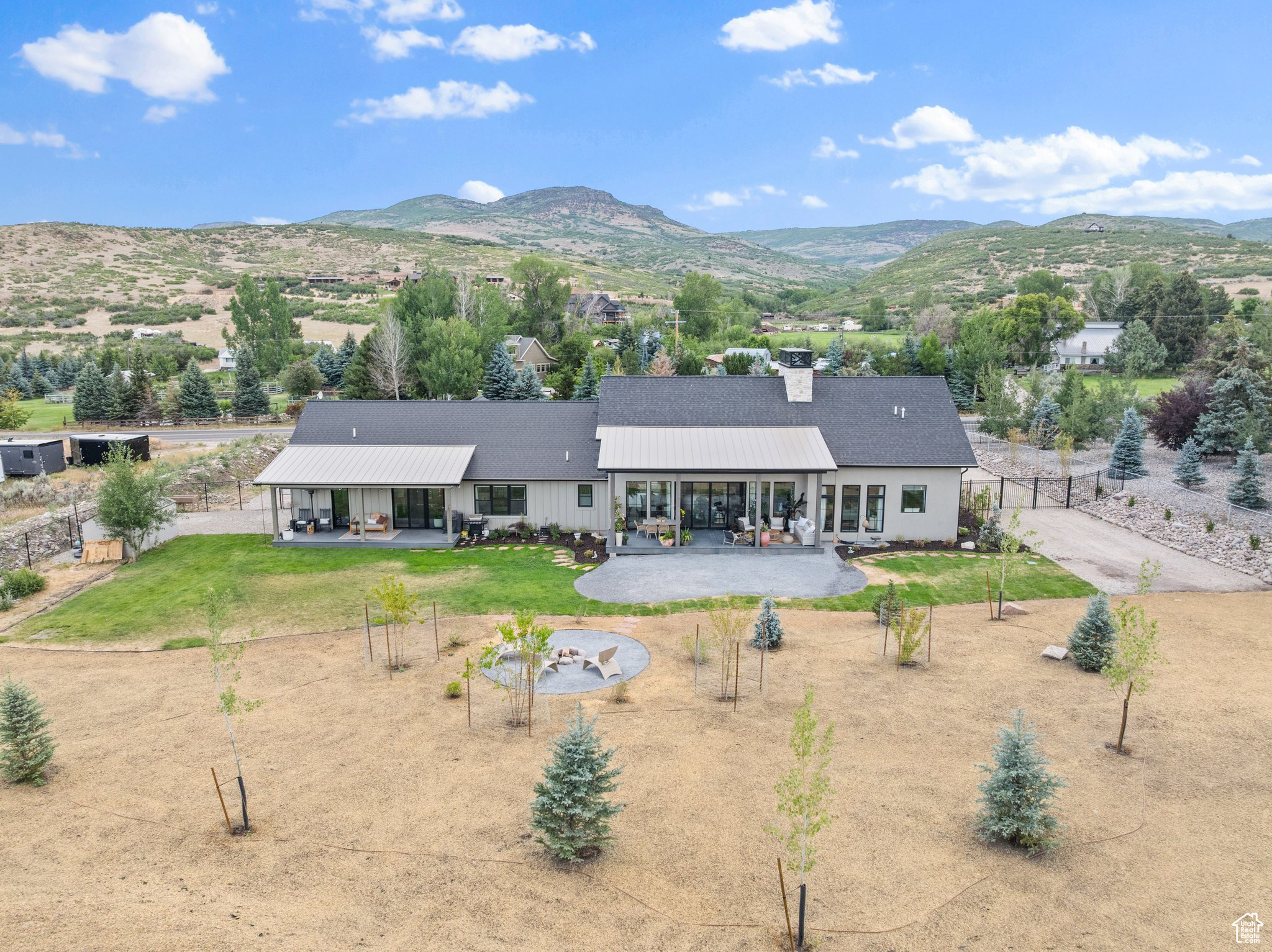 LAKE CRE - Residential