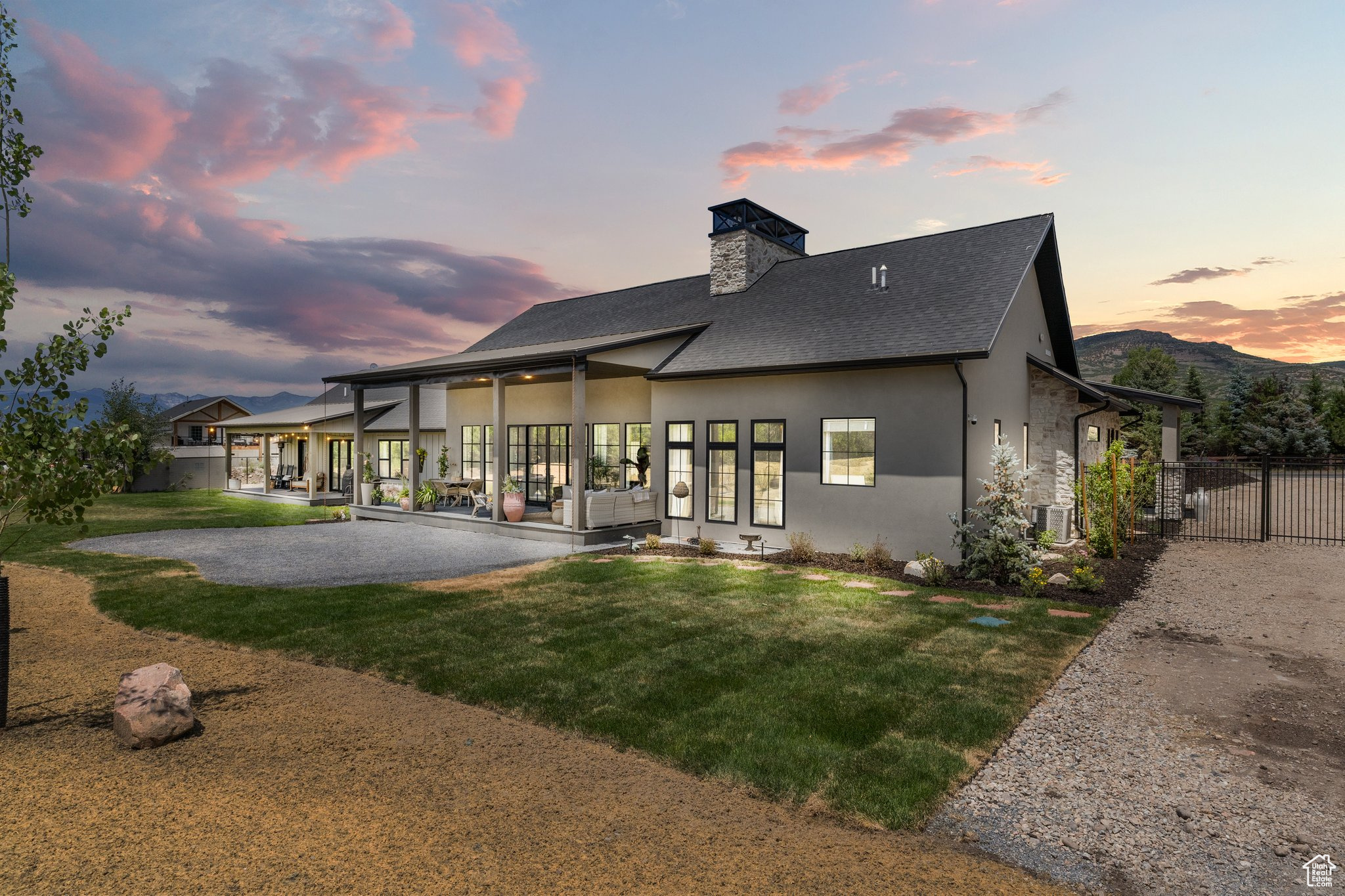 LAKE CRE - Residential