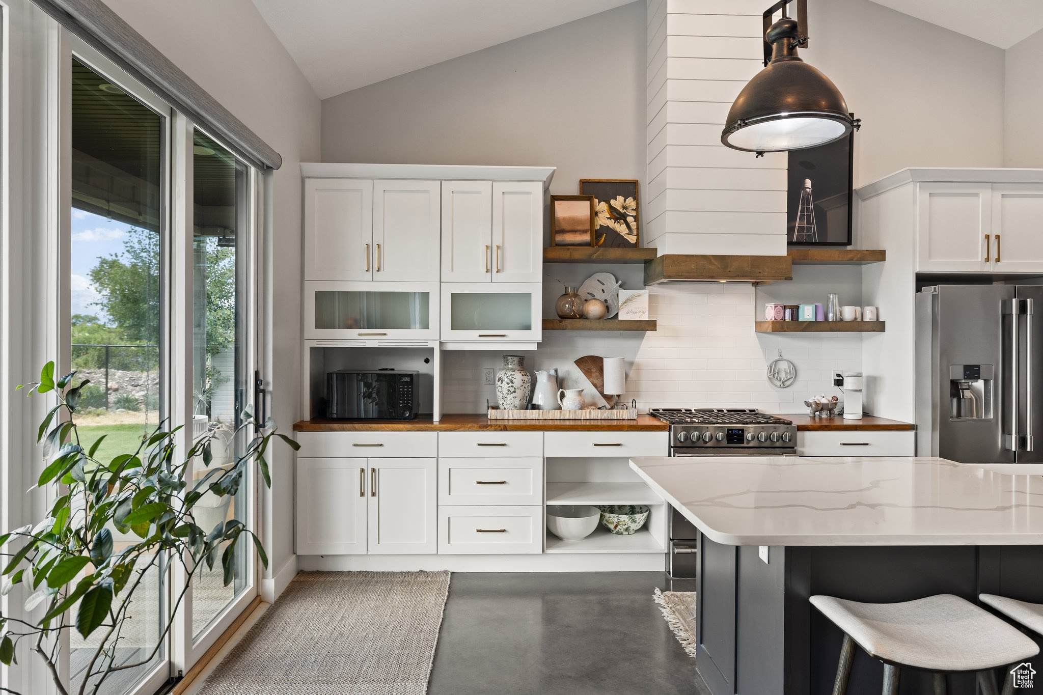 LAKE CRE - Residential