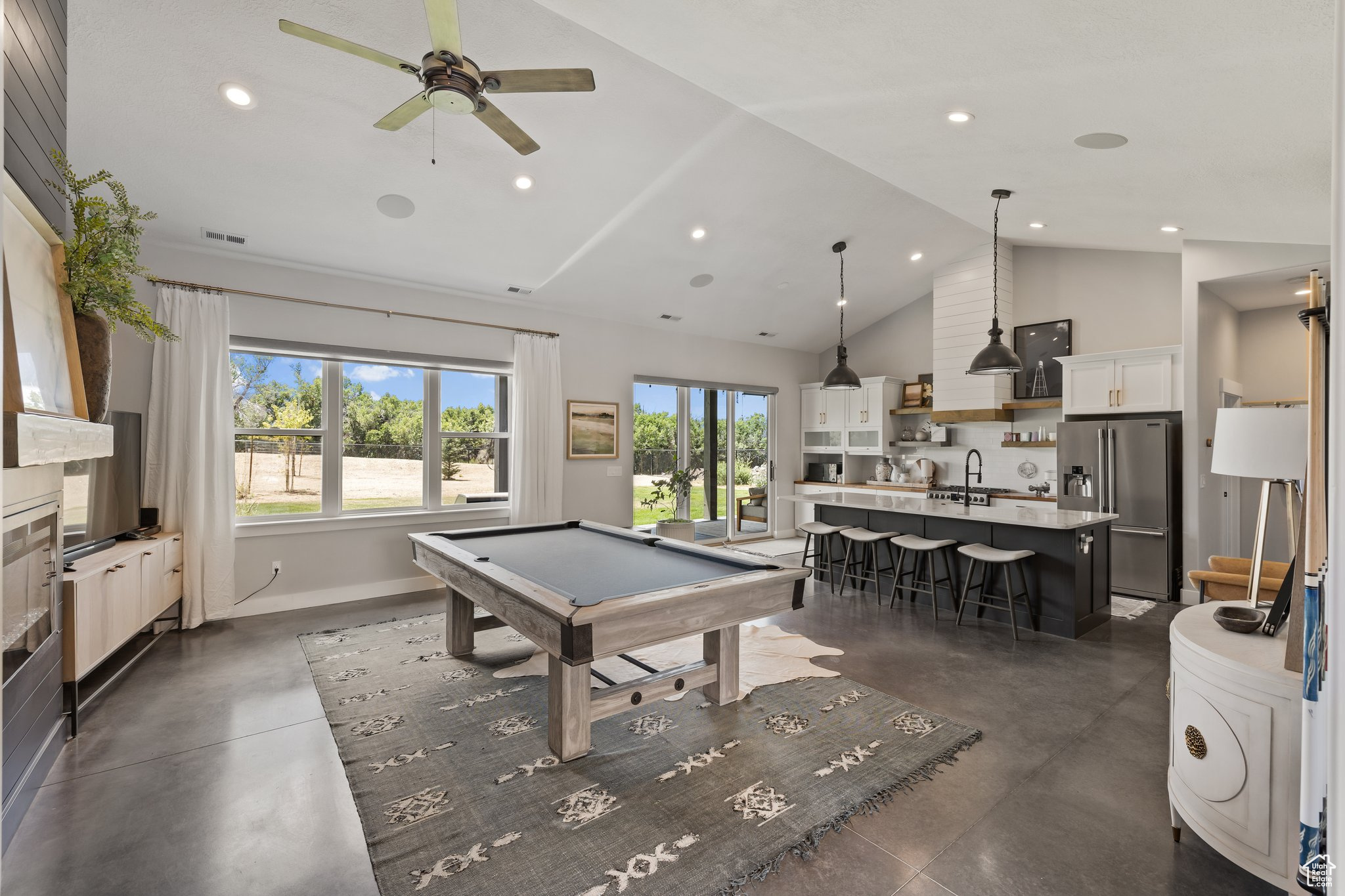 LAKE CRE - Residential