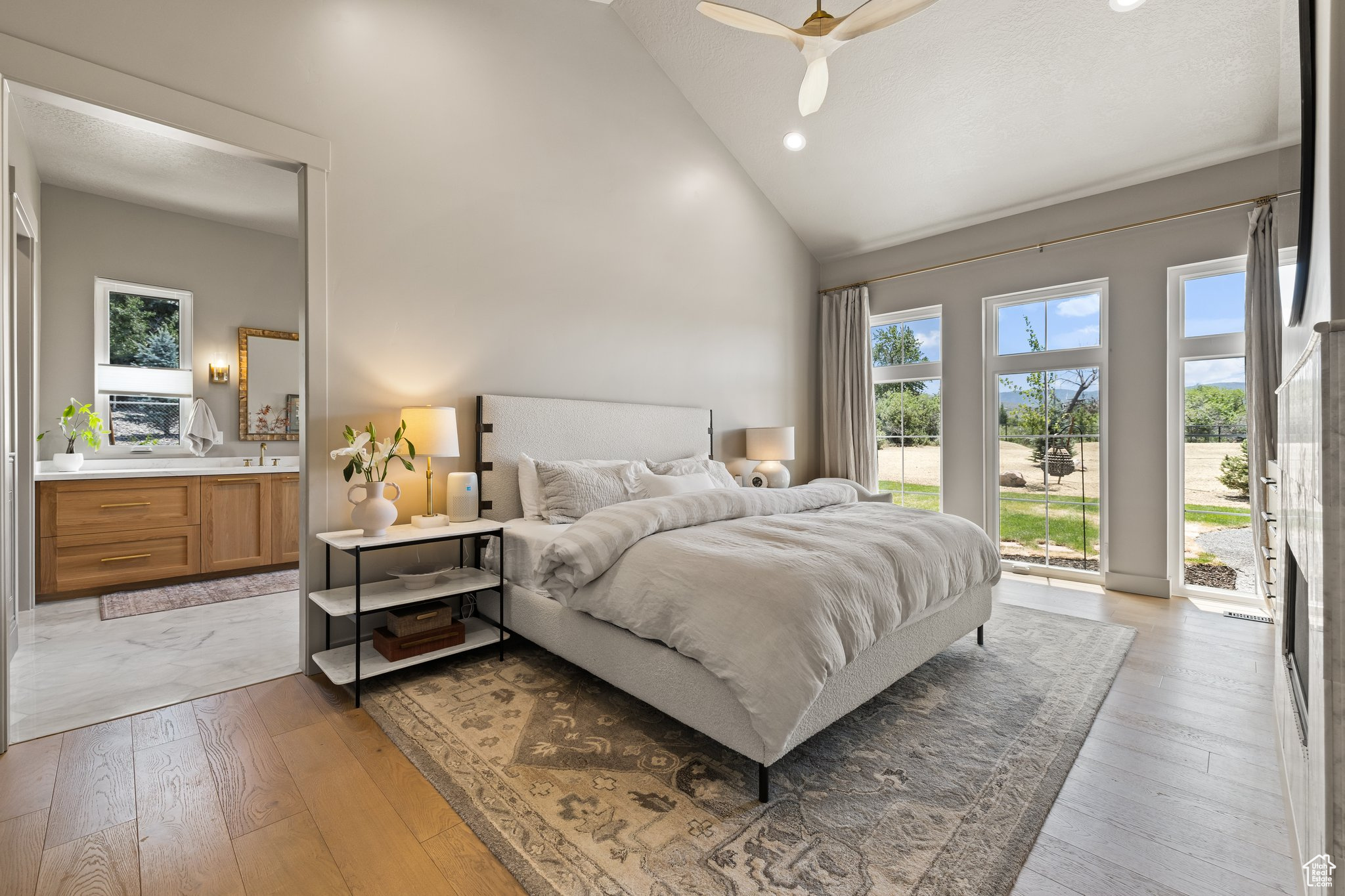 LAKE CRE - Residential