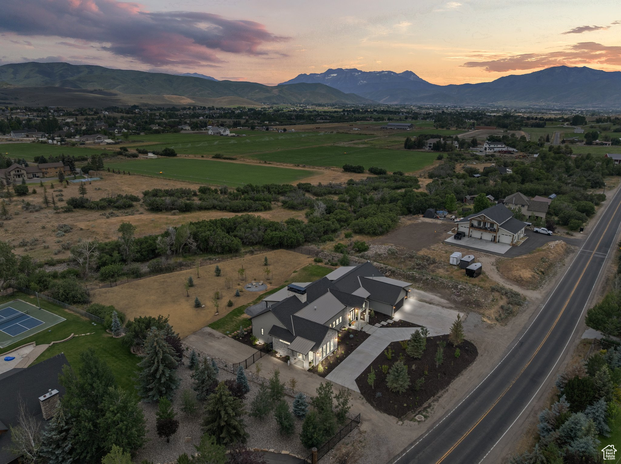 LAKE CRE - Residential