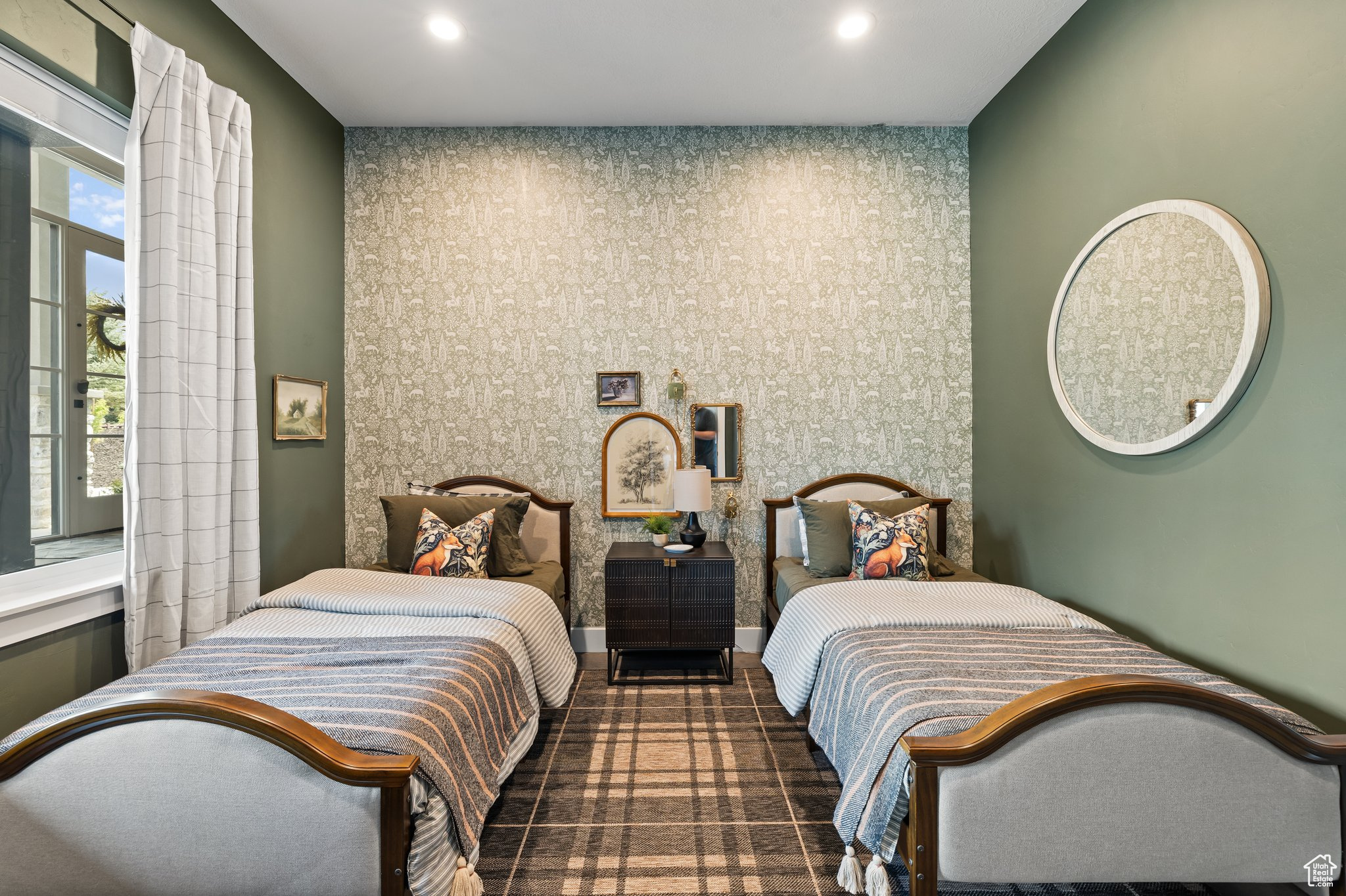 LAKE CRE - Residential