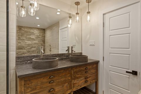 Tiny photo for 1358 E MAPLEWOOD DR, Murray, UT 84121 (MLS # 2138550)