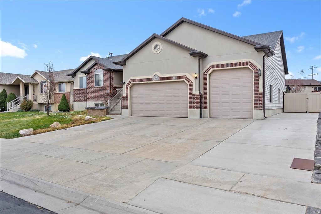 Photo of 4322 S 3450 W, West Haven, UT 84401 (MLS # 2128695)