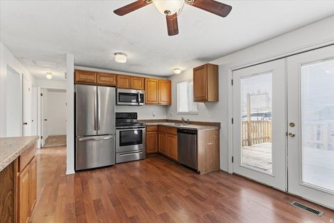 Tiny photo for 954 W 2400 N, Clinton, UT 84015 (MLS # 2148766)