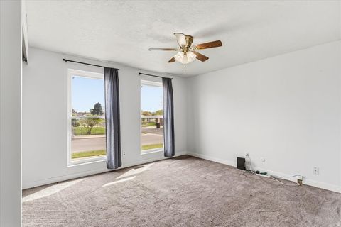 Tiny photo for 954 W 2400 N, Clinton, UT 84015 (MLS # 2148766)