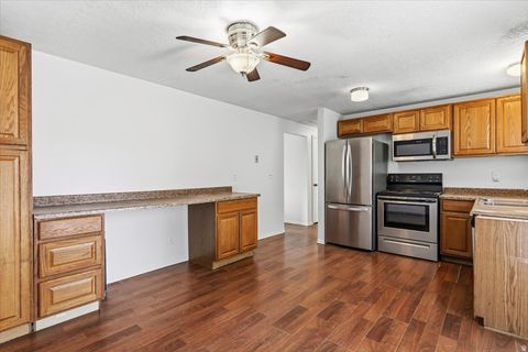 Tiny photo for 954 W 2400 N, Clinton, UT 84015 (MLS # 2148766)