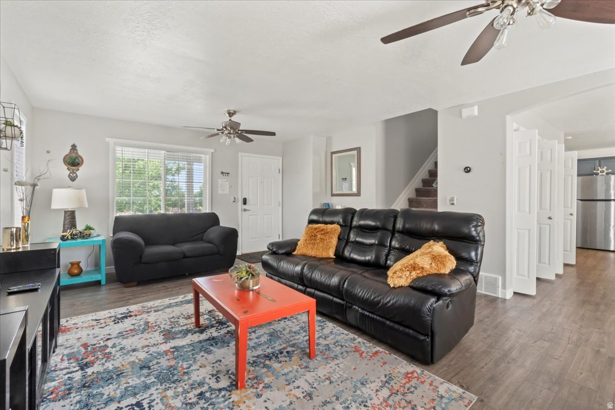 FREEMONT SPRINGS - Residential