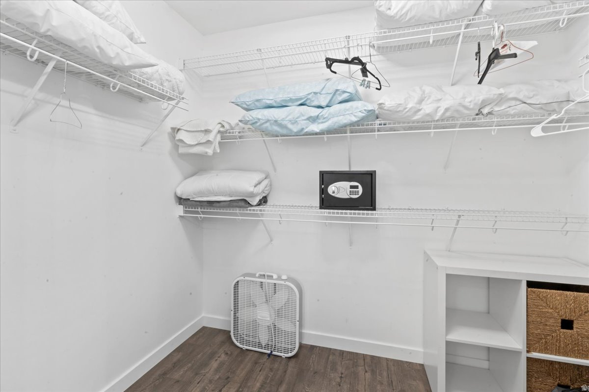 FREEMONT SPRINGS - Residential