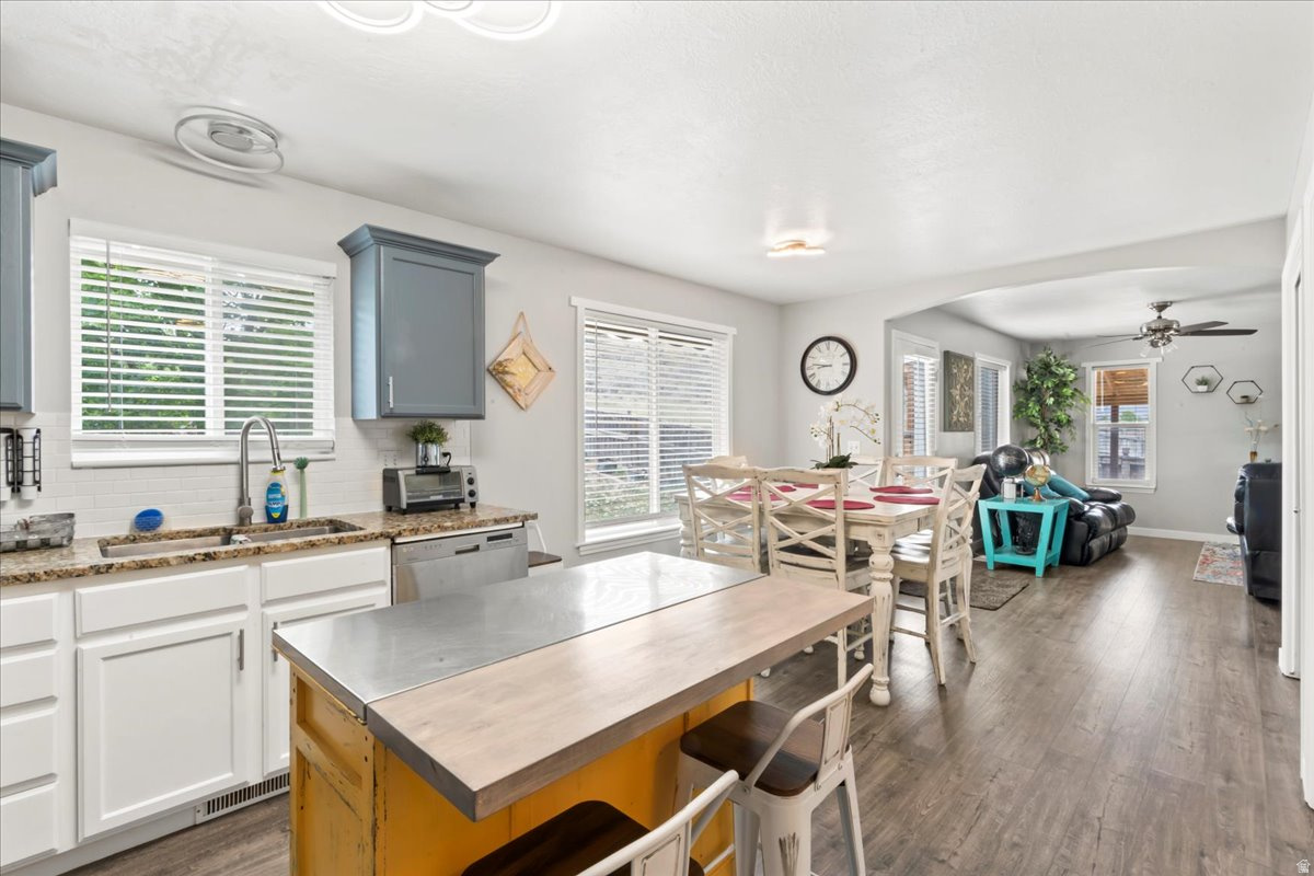 FREEMONT SPRINGS - Residential