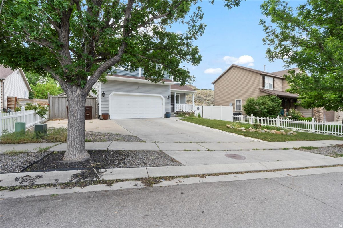 FREEMONT SPRINGS - Residential