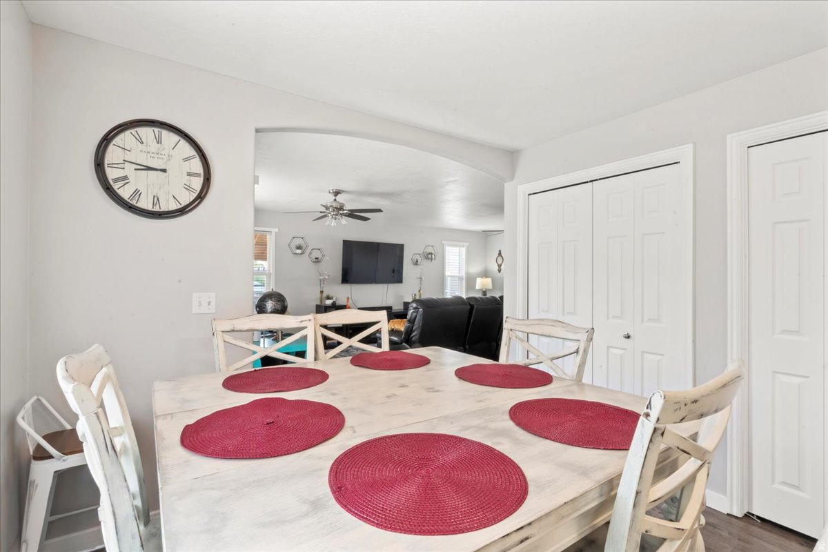 FREEMONT SPRINGS - Residential