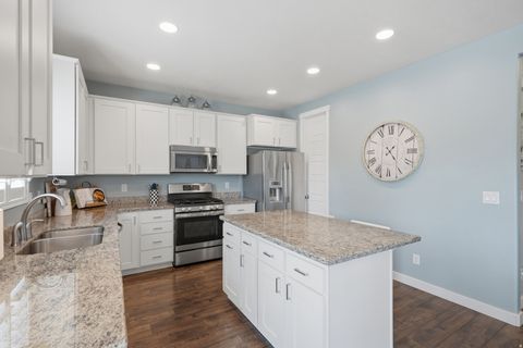 Tiny photo for 10509 S BROOKLYN VIEW LN W, South Jordan, UT 84095 (MLS # 2174012)