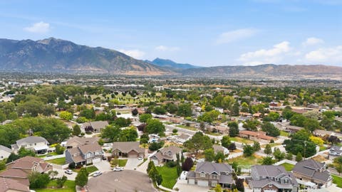 Tiny photo for 10509 S BROOKLYN VIEW LN W, South Jordan, UT 84095 (MLS # 2174012)
