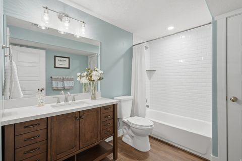 Tiny photo for 10509 S BROOKLYN VIEW LN W, South Jordan, UT 84095 (MLS # 2174012)