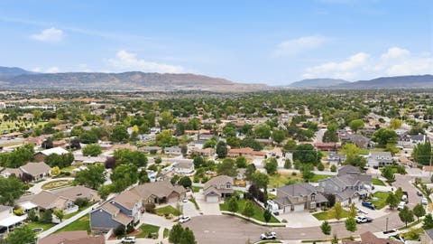 Tiny photo for 10509 S BROOKLYN VIEW LN W, South Jordan, UT 84095 (MLS # 2174012)