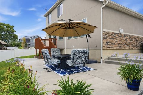 Tiny photo for 10509 S BROOKLYN VIEW LN W, South Jordan, UT 84095 (MLS # 2174012)
