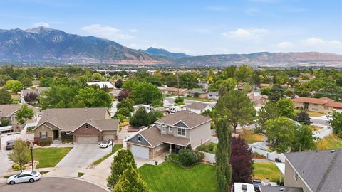Tiny photo for 10509 S BROOKLYN VIEW LN W, South Jordan, UT 84095 (MLS # 2174012)