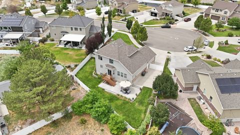 Tiny photo for 10509 S BROOKLYN VIEW LN W, South Jordan, UT 84095 (MLS # 2174012)