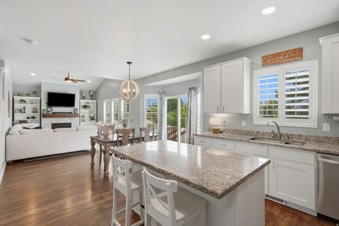 Tiny photo for 10509 S BROOKLYN VIEW LN W, South Jordan, UT 84095 (MLS # 2174012)