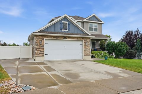 Tiny photo for 10509 S BROOKLYN VIEW LN W, South Jordan, UT 84095 (MLS # 2174012)