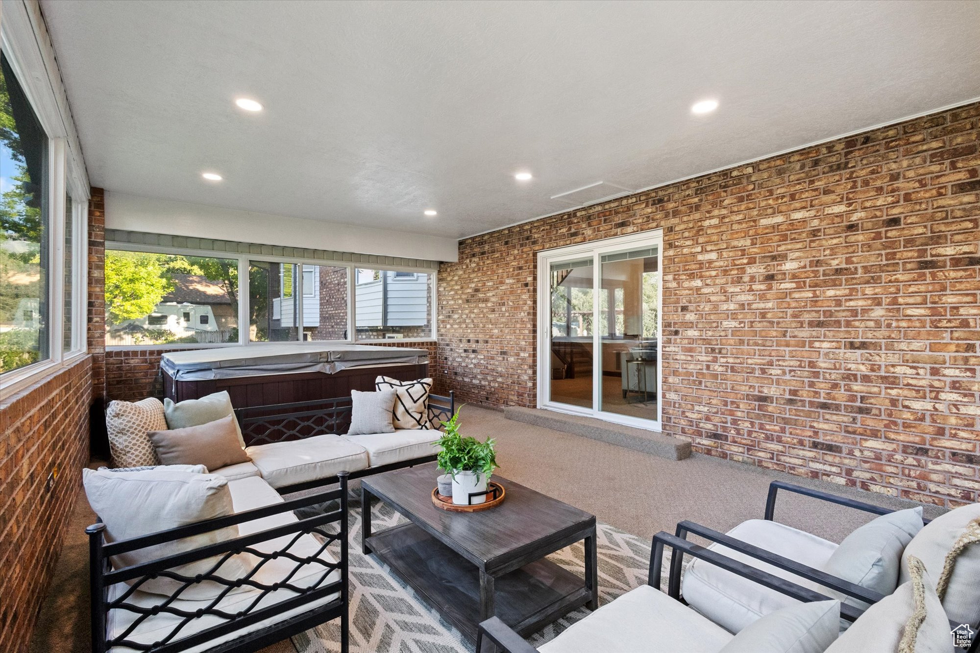 SHADY ACRES - Residential