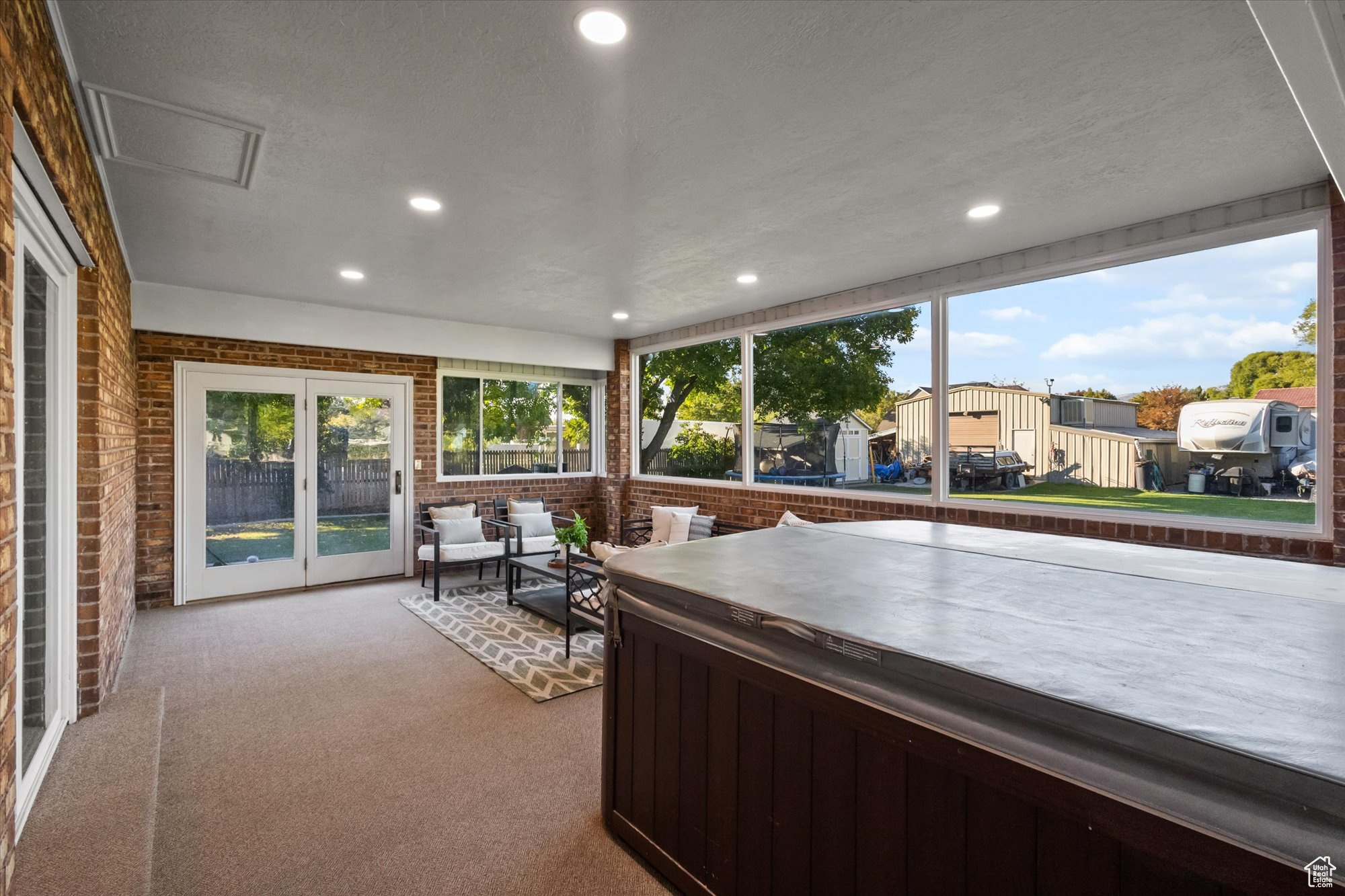 SHADY ACRES - Residential