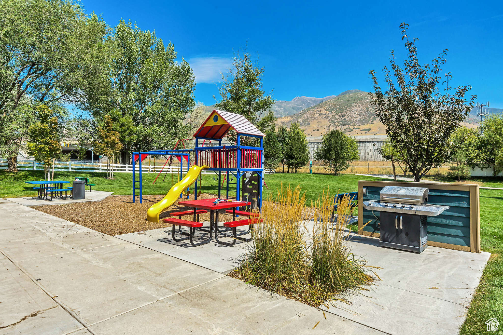 FARMINGTON CROSSING - Residential