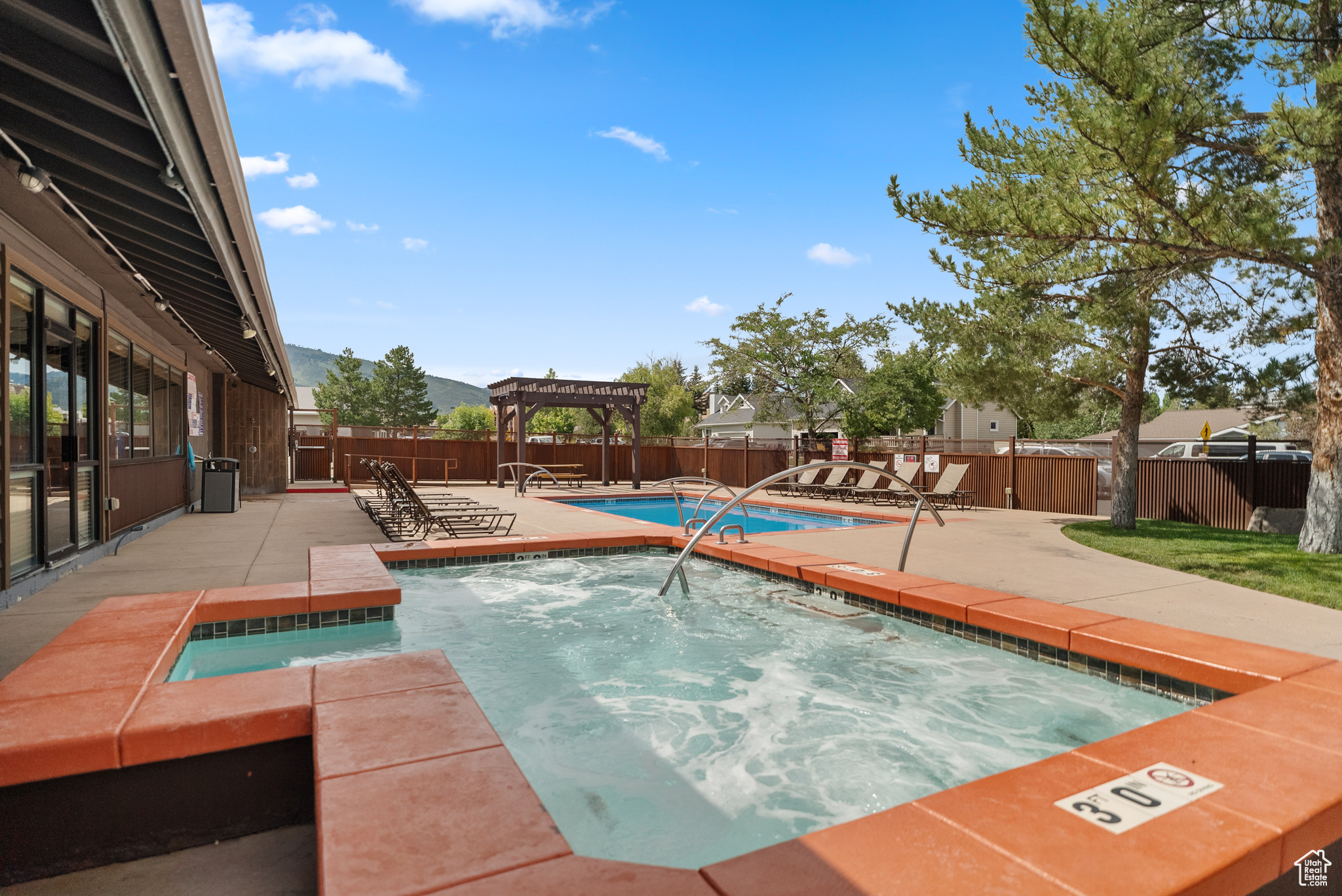 PROSPECTOR SQUARE CONDOS - Residential