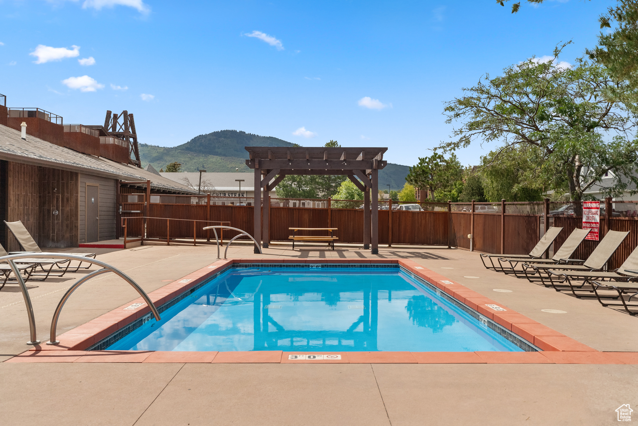 PROSPECTOR SQUARE CONDOS - Residential