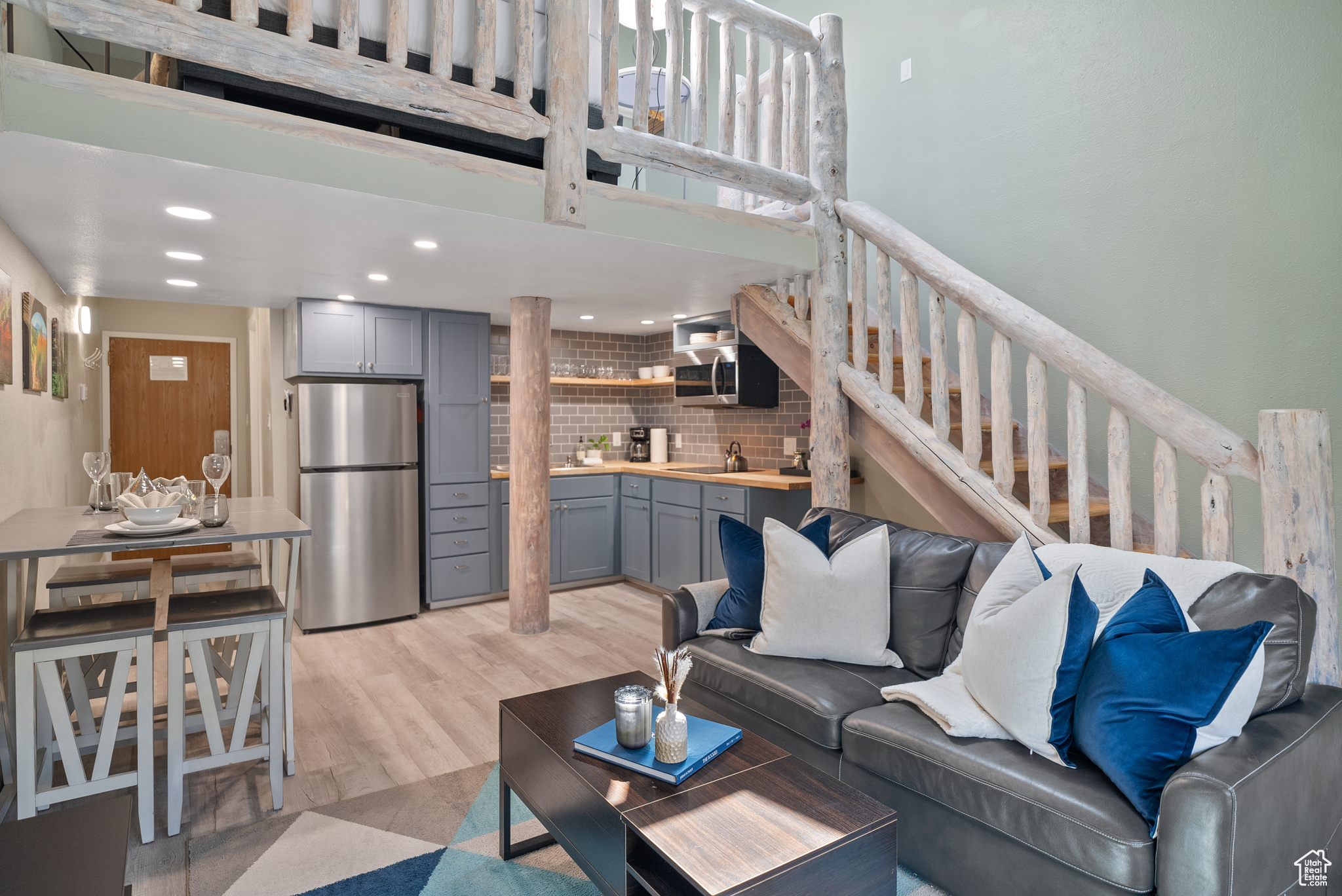 PROSPECTOR SQUARE CONDOS - Residential