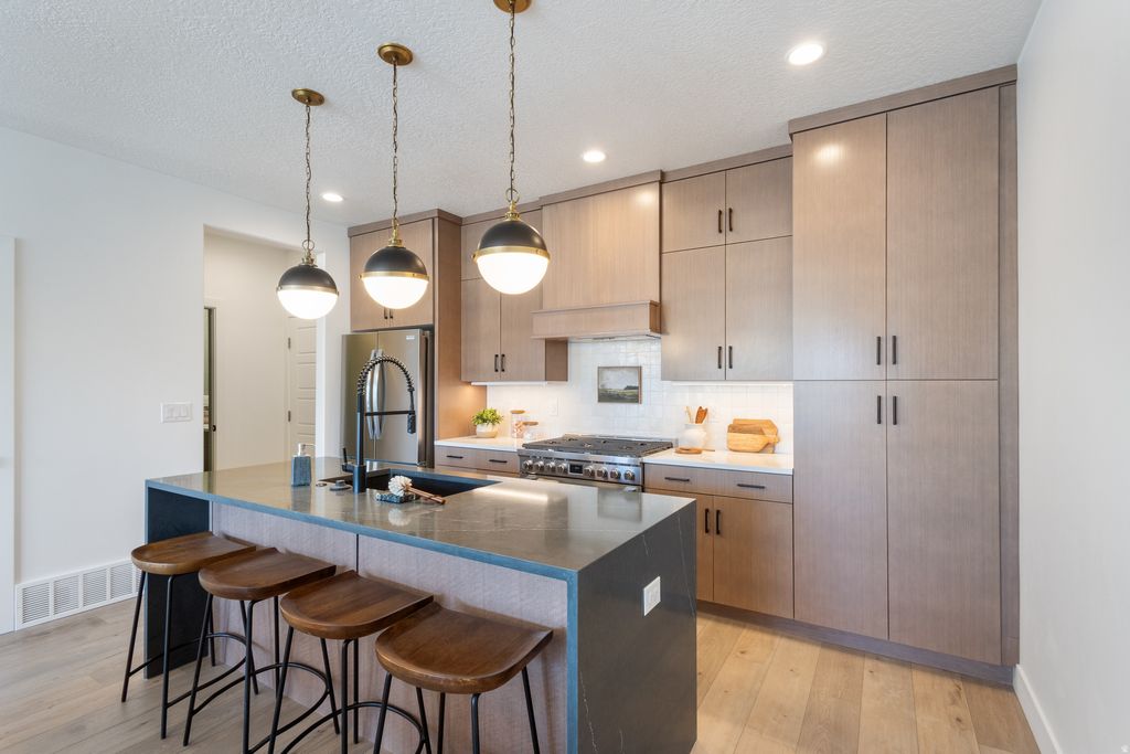 Photo of 6957 W GRAVEL CROSS WAY S #314, West Jordan, UT 84081 (MLS # 2157109)