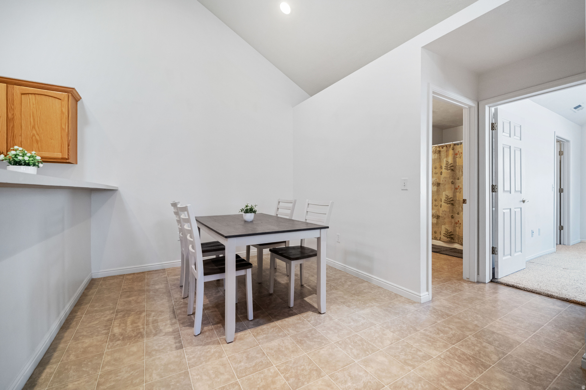 JORDAN VILLA - Residential