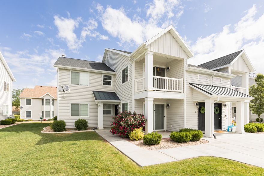 Welcome home to this beautifully maintained top-level condo in the sought-after Brookline community! Filled with natural light, this inviting home features vaulted ceilings, an open-concept floor plan, and a spacious primary suite complete with a walk-in closet. Enjoy added comfort and peace of mind with a newer A/C system and low-maintenance living with HOA-covered exterior care. Community amenities include a pool, clubhouse, and playground, all conveniently located near shopping, dining, parks, and easy freeway access.
