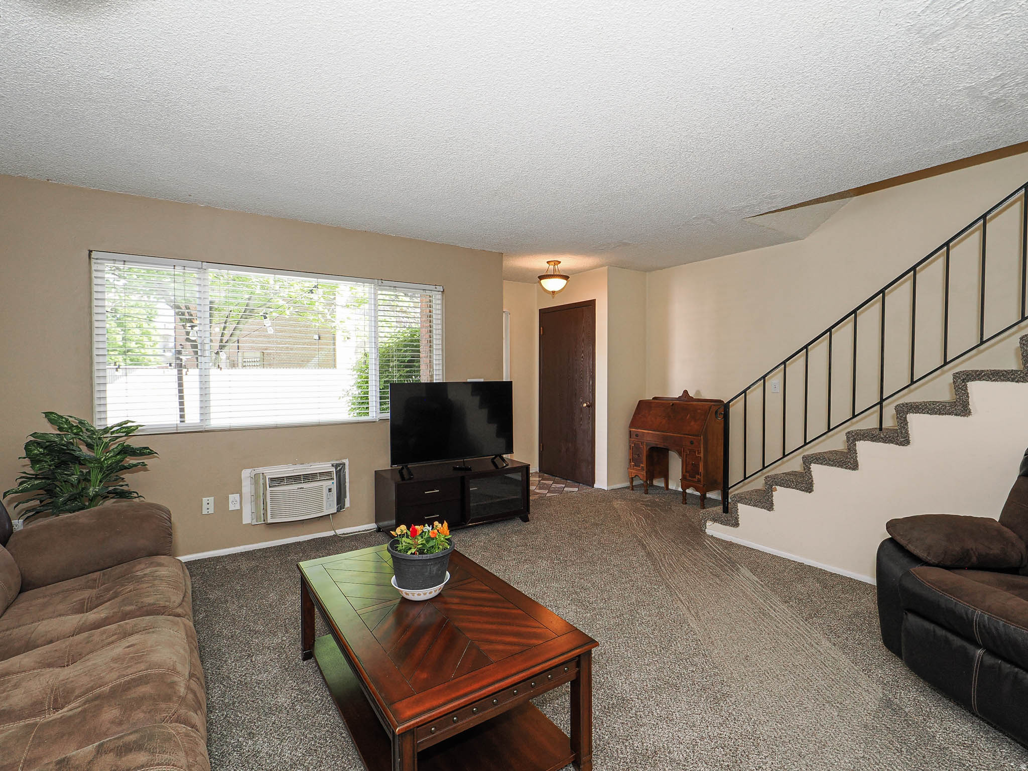 MOUNTAIN VIEW PARK - Residential