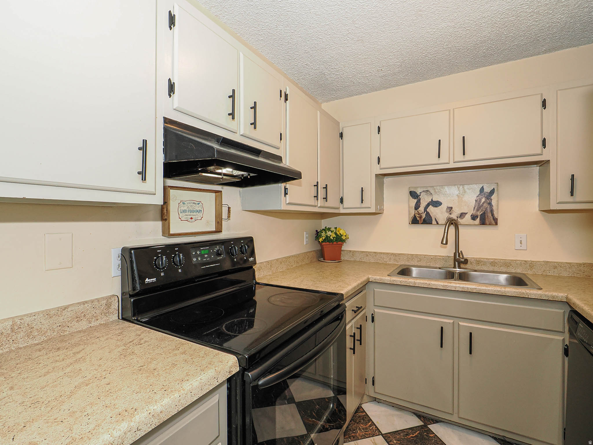 MOUNTAIN VIEW PARK - Residential