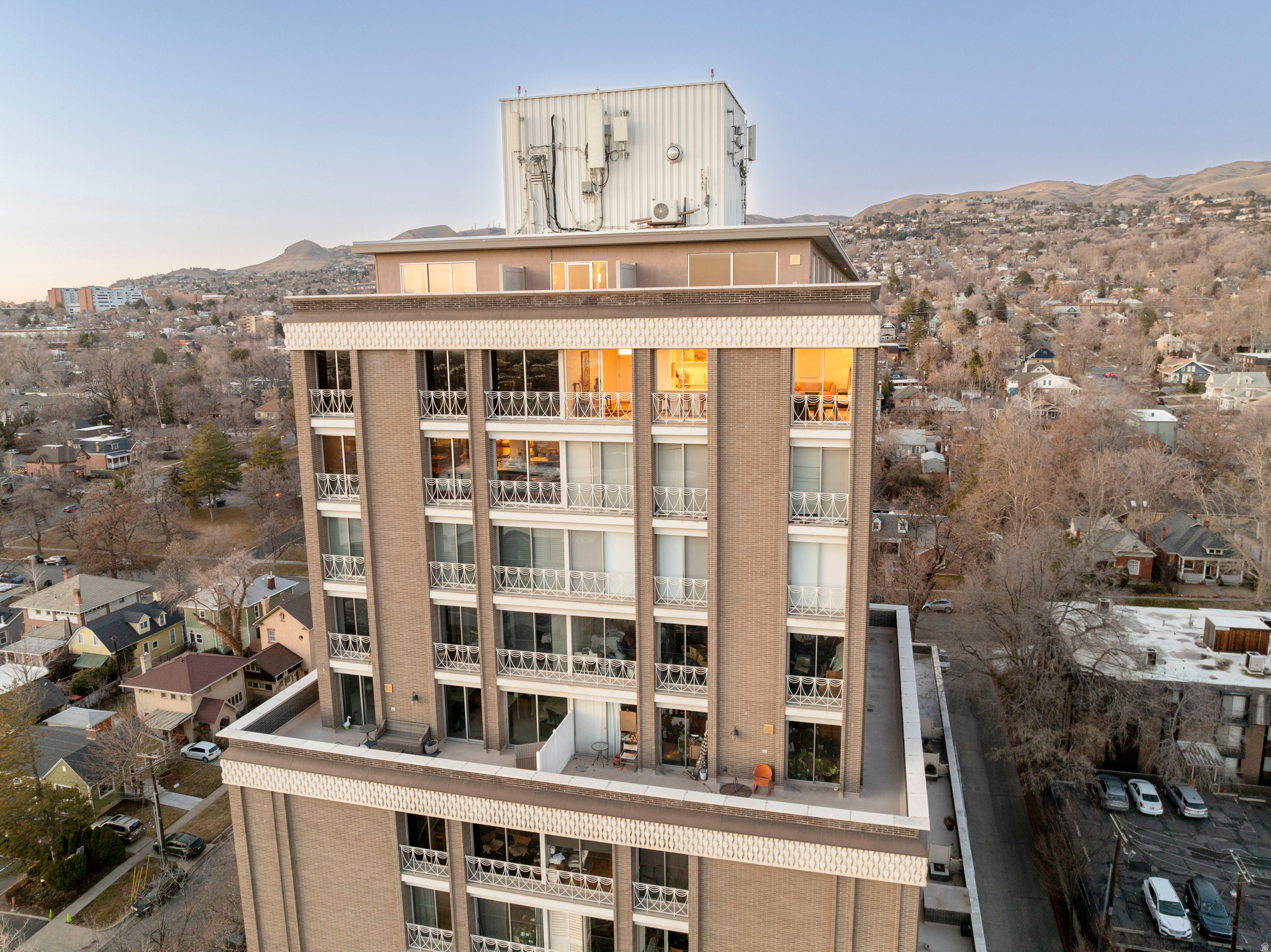 BONNEVILLE TOWER - Residential