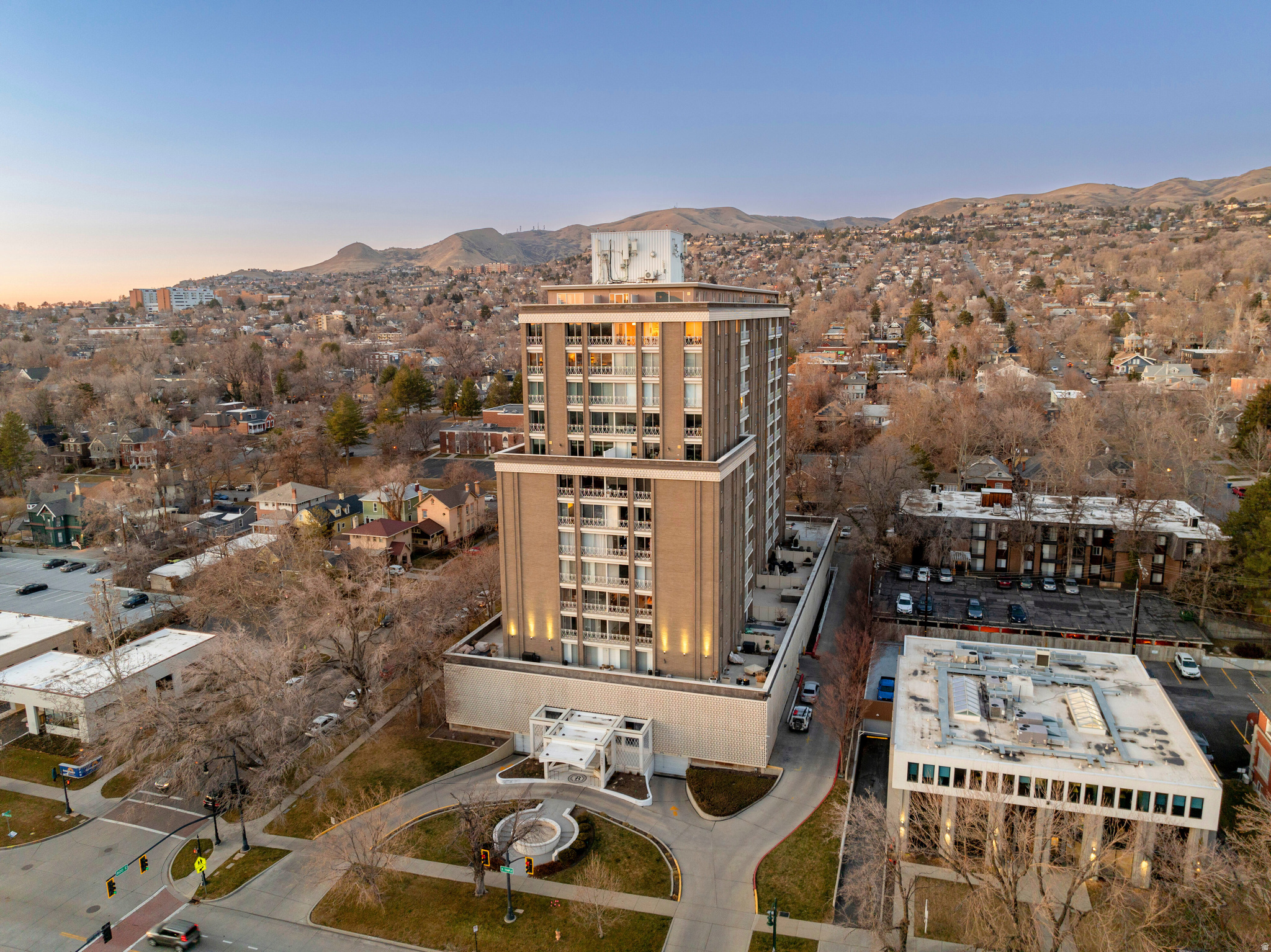 BONNEVILLE TOWER - Residential