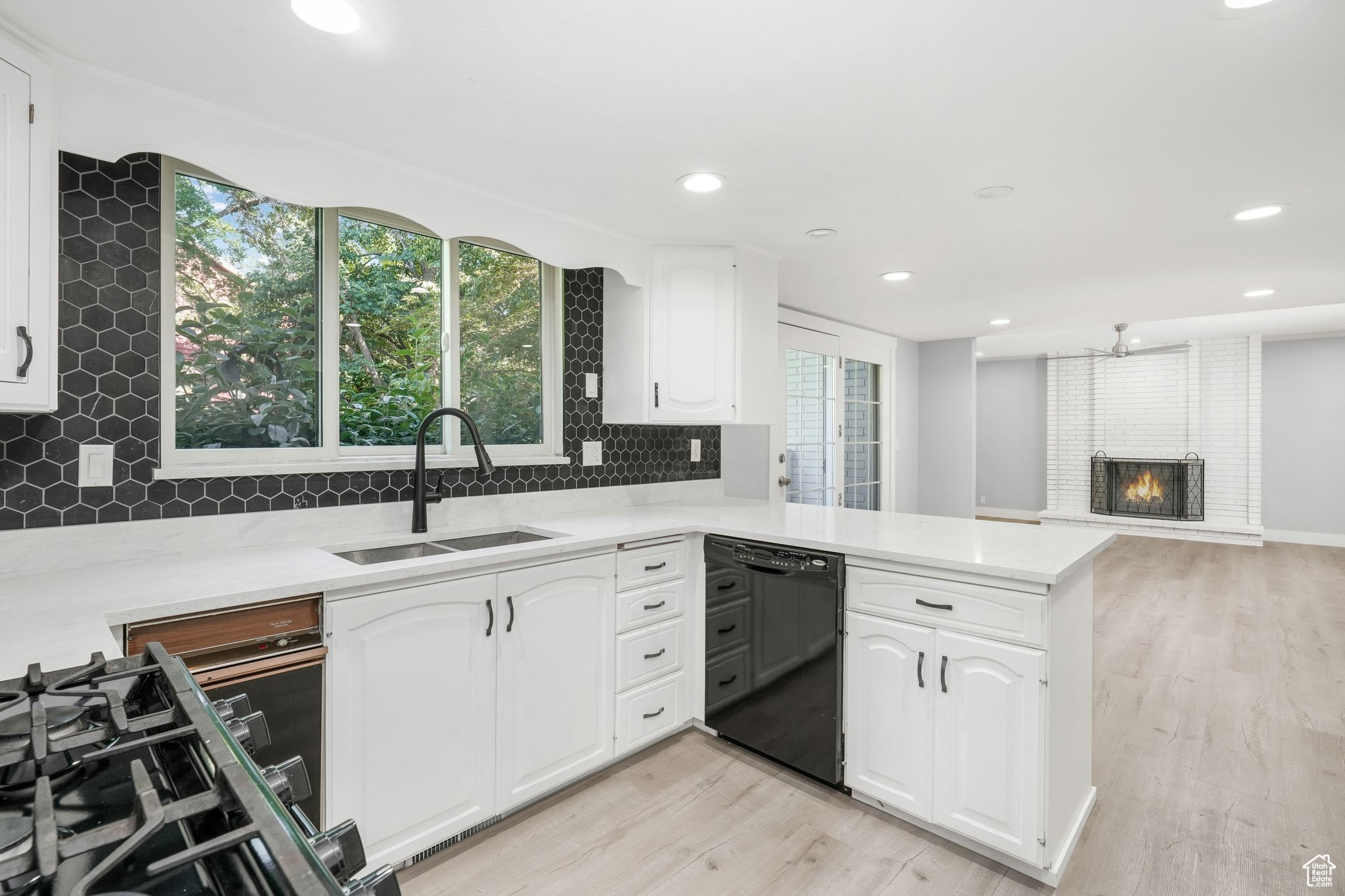 WILLOW CREEK HEIGHTS - Residential