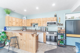 LAKESIDE VILLAGE - Residential