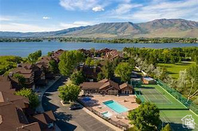 LAKESIDE VILLAGE - Residential