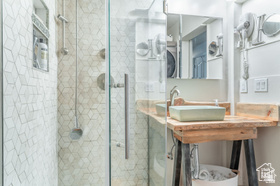 LAKESIDE VILLAGE - Residential