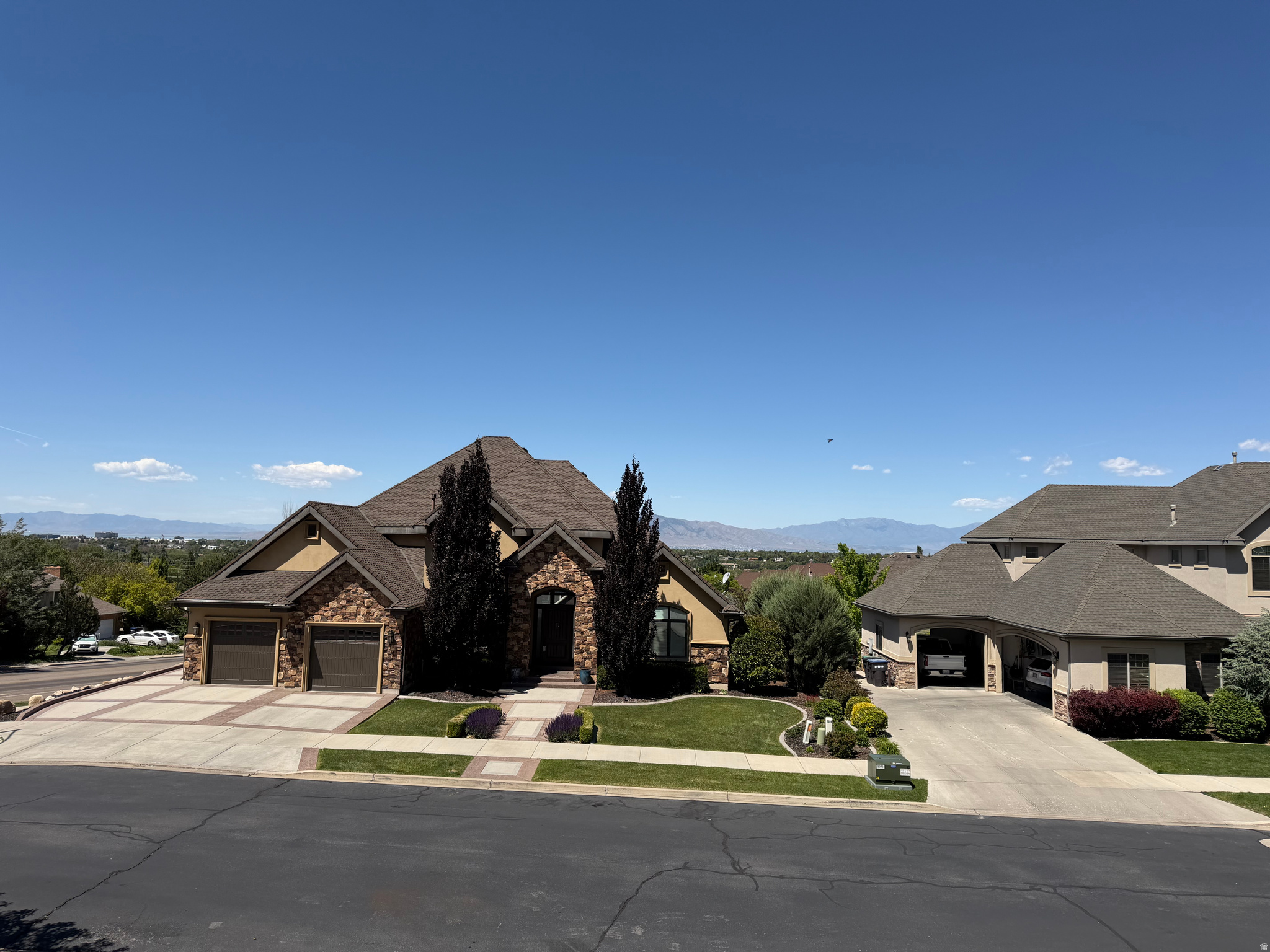 CANYON CREST - Residential