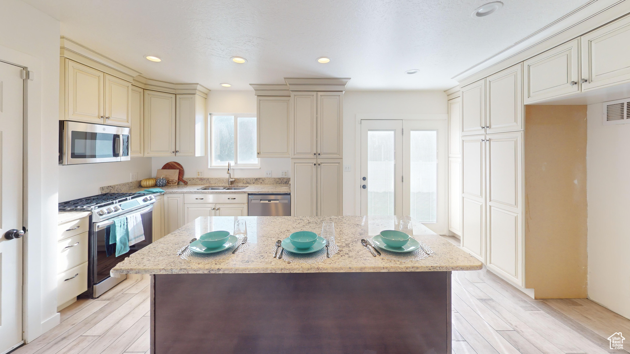 STAGE COACH CROSSING - Residential