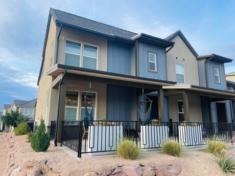 Photo of 714 W CLAYSTONE DR, Saint George, UT 84790 (MLS # 2127237)
