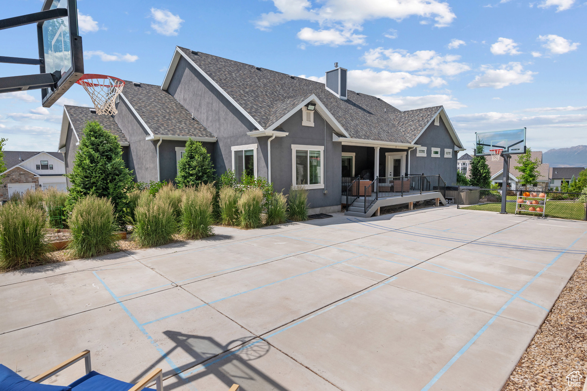 WHISPER RIDGE - Residential