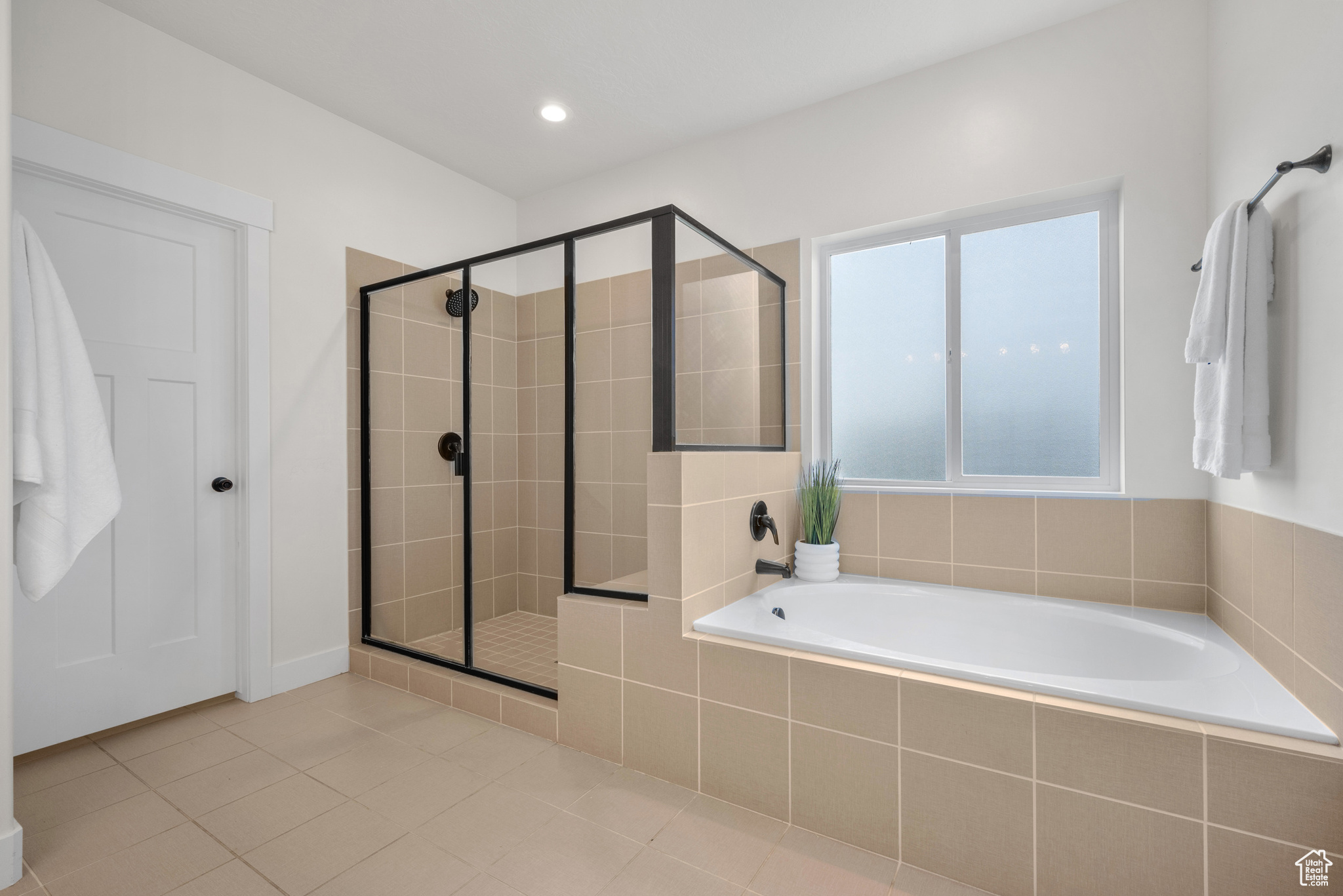 WHISPER RIDGE - Residential