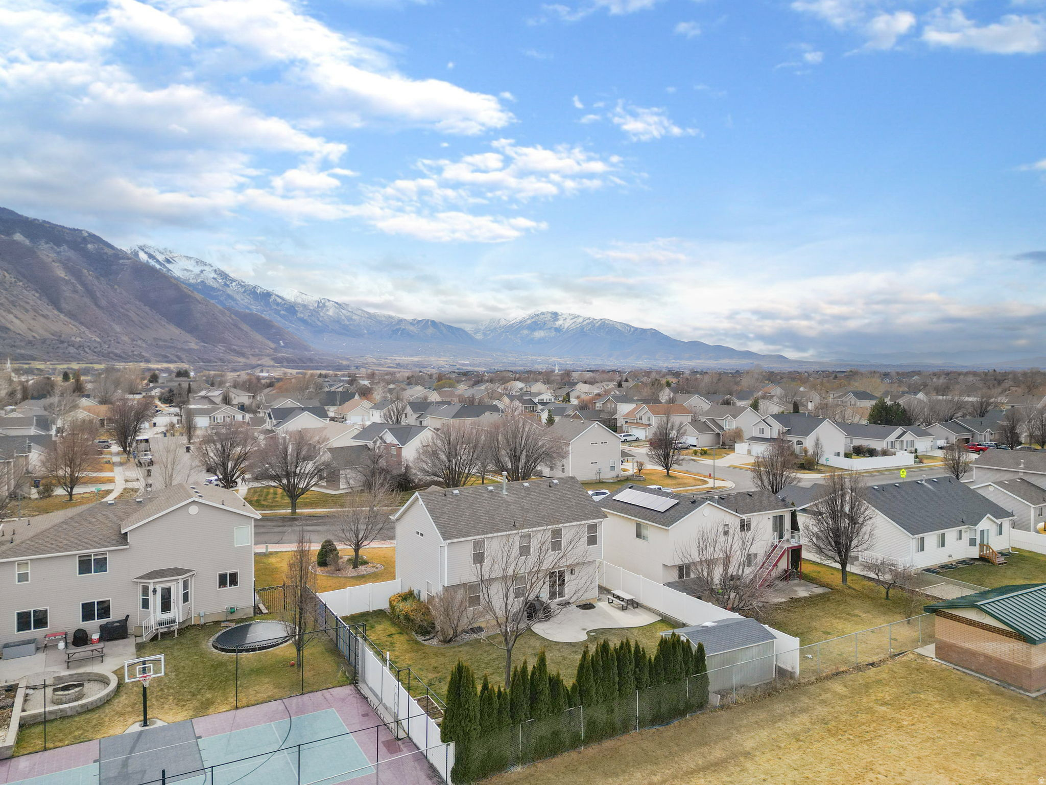 ABBIE COURT - Residential