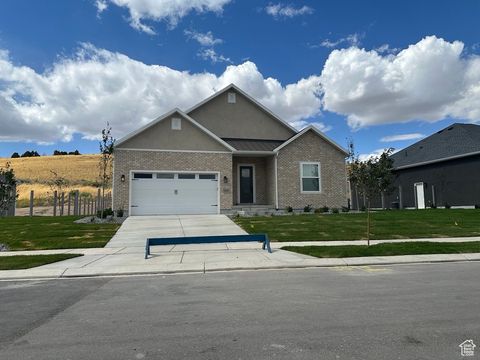 Photo of 1363 WEST VIEW DR S, Santaquin, UT 84655 (MLS # 2114133)